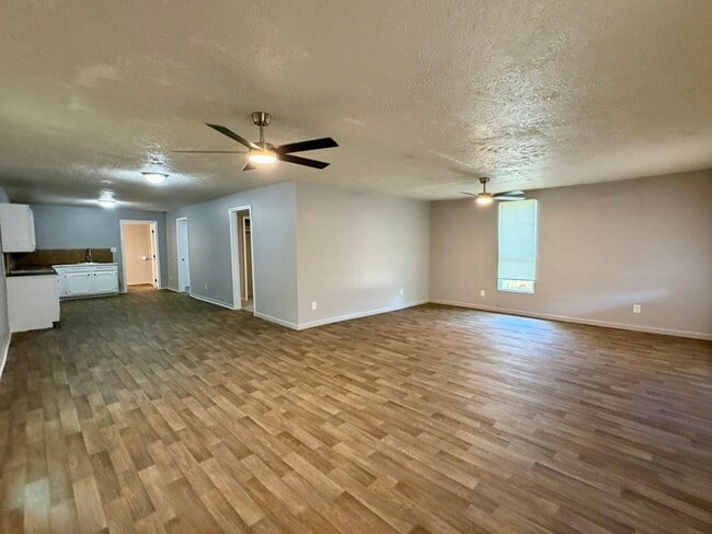 Photo - 724 Searcy Ave