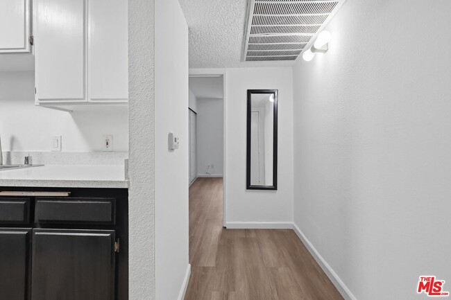 Photo - 11015 Morrison St Unidad 117