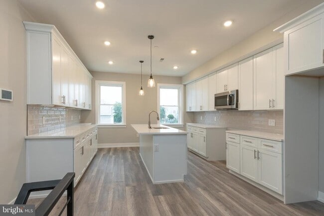 Photo - 140 W Huntingdon St Unidad 2