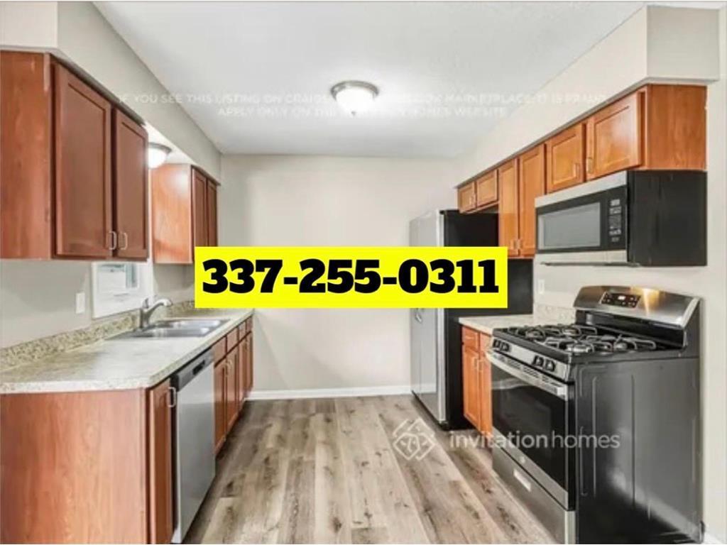 Photo - 232 Oak Park Dr NE