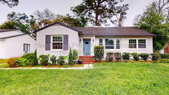 Building Photo - 2215 Larchmont Rd