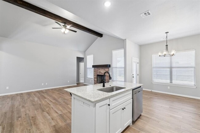 Photo - 625 N Cottontail Wy