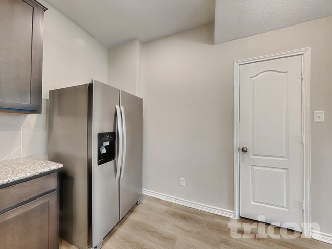 Photo - 601 Lost Pond