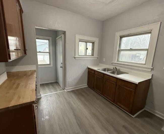 Photo - 3bd Single Vouchers Only