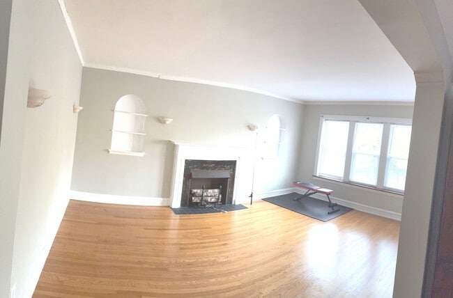 Building Photo - 3906 N Central Ave