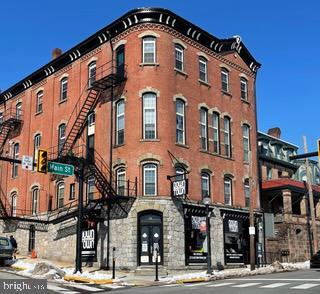 Building Photo - 13 N 4th Ave Unit 10