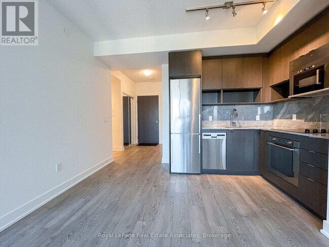 Photo - 7 Mabelle Ave Unit 3307