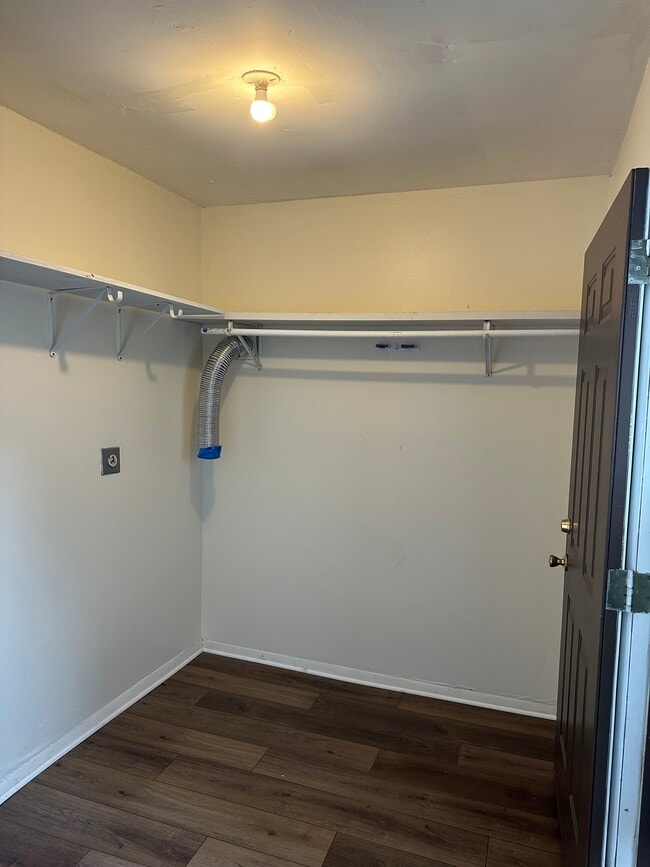 Photo - 2472 Agler Rd