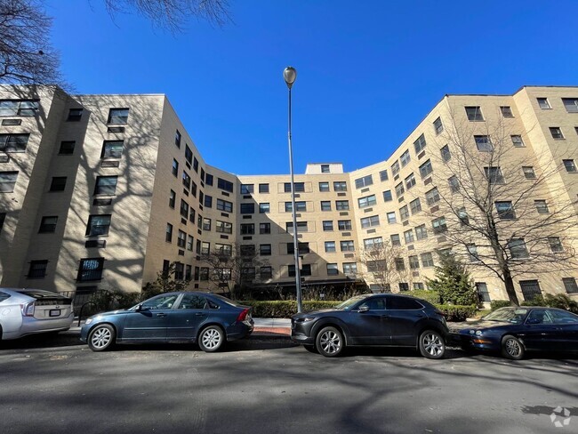 Building Photo - Adams Morgan Junior One Bedroom Studio For... Rental