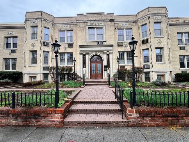 Photo - 3024 Wisconsin Ave NW