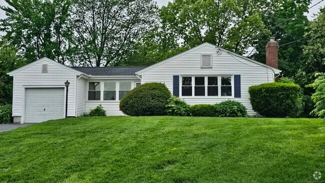 Building Photo - 73 Knollwood Rd Rental