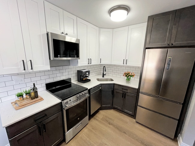 Sheridan Glen - 6040 N Sheridan Rd