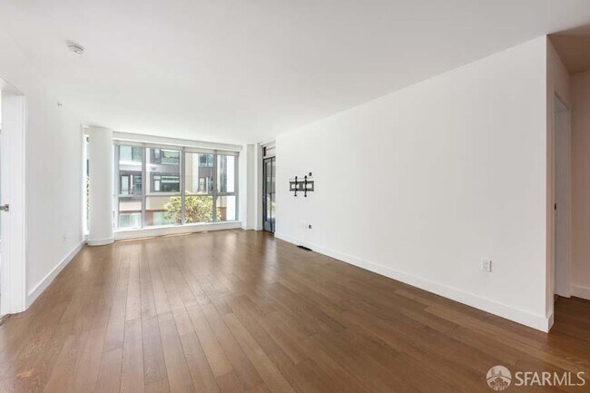 Photo - 708 Long Bridge St