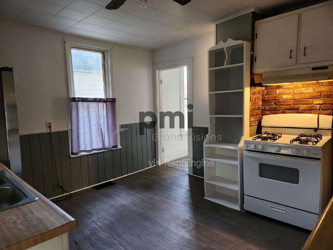 Photo - 461 E Garfield Ave