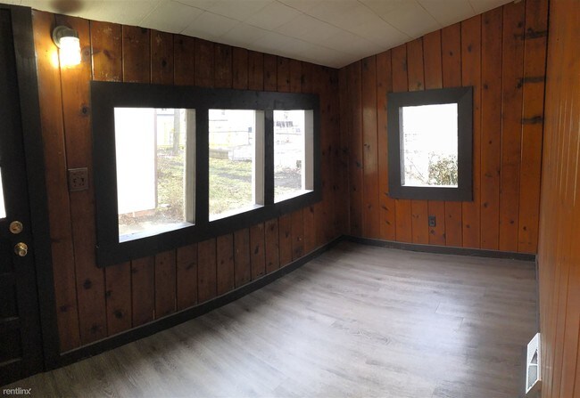 Photo - 3 br, 1 bath House - 264 Straight Ave SW