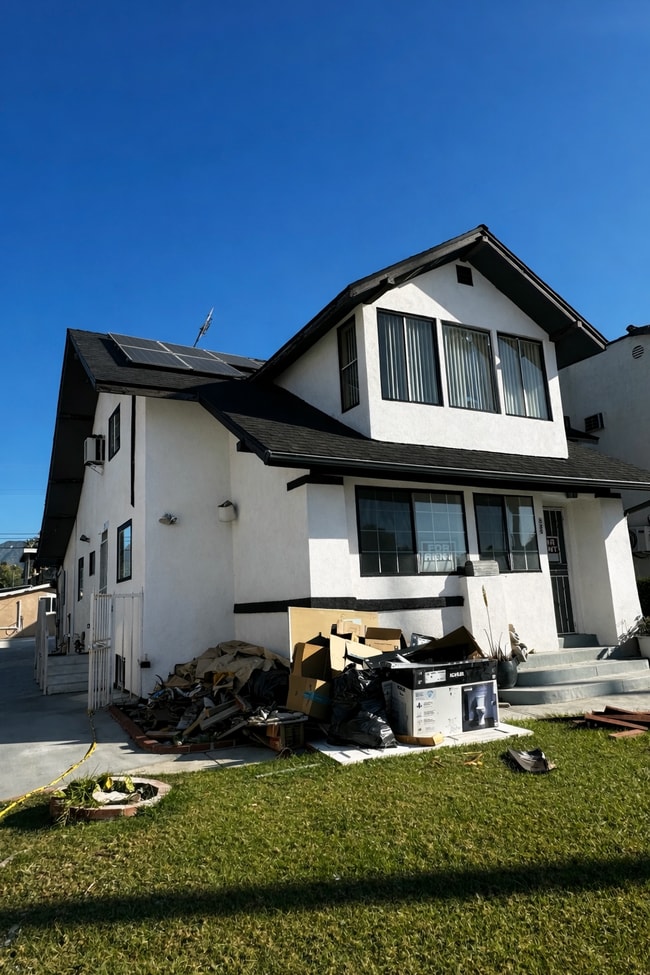 Building Photo - 349 W Lomita Ave