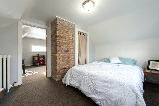 Building Photo - 1107 W 24th St Unit 2