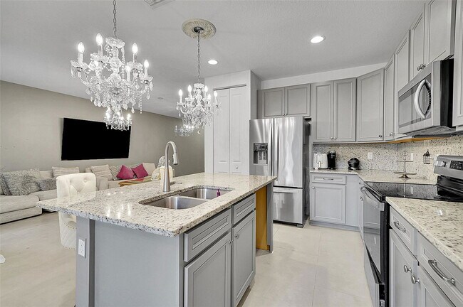 Photo - 455 NW 33rd Ln