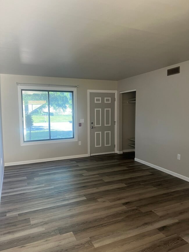 Photo - 205 Sunnyfield Ct