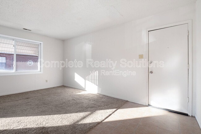 Photo - 337 Mt Everest Dr