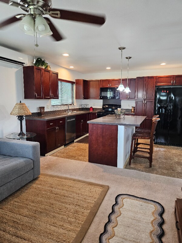 Photo - 200 Alake St