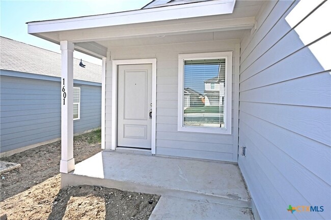 Photo - 321 W Mill St