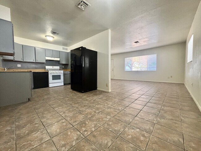 Photo - 5220 Apple Valley Ln