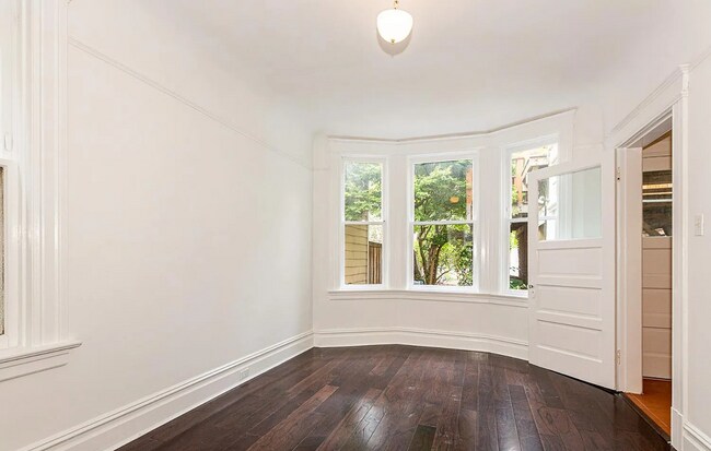 Dormitorio que da al patio trasero - 12 28th St