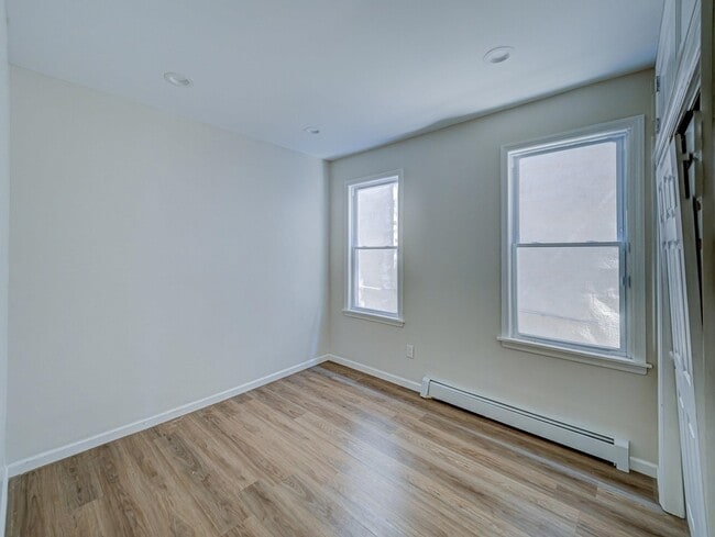Photo - 193 Clerk St