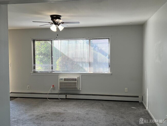 Photo - 419 Cricket Ln