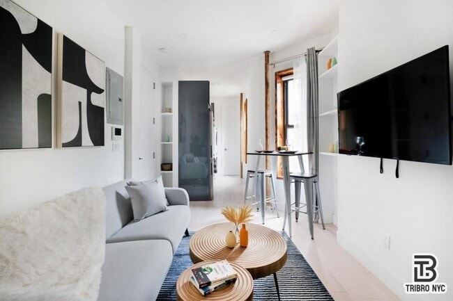 Photo - 1 bedroom in NEW YORK NY 10036 Unit 2RE