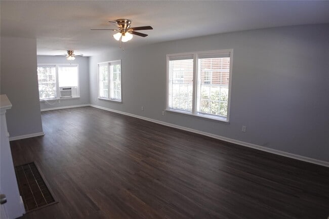 Photo - 3320 Blodgett St