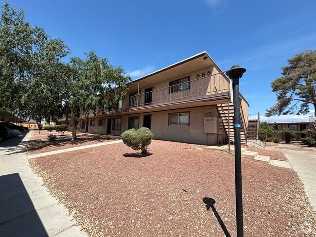 Building Photo - Delightful 1Bed/1Bath Ground-Level Condo!