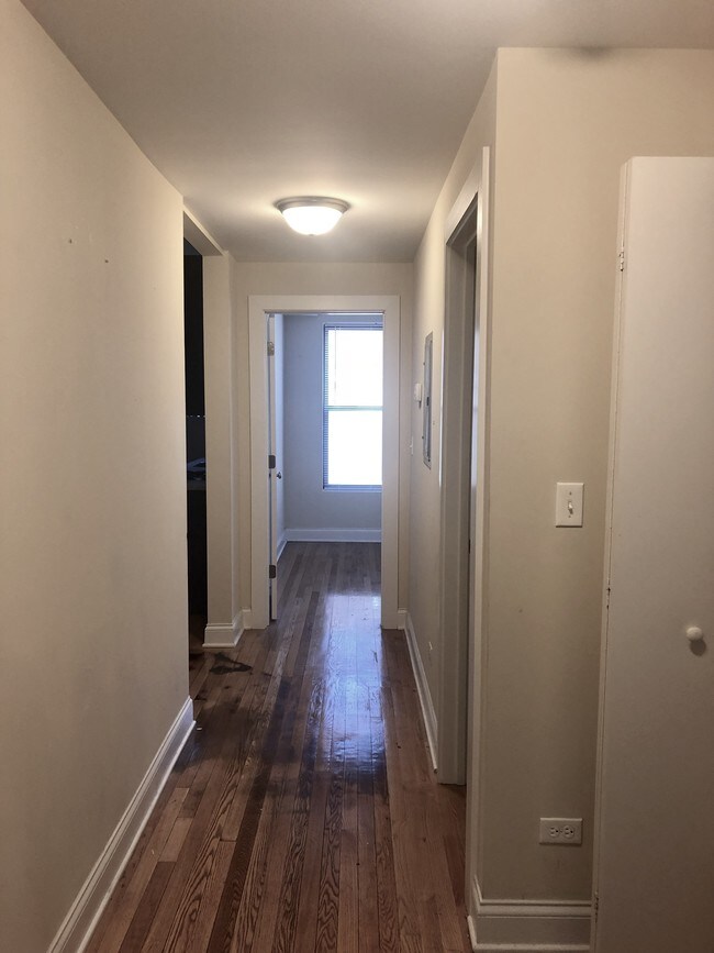 Photo - 1106 W Balmoral Ave Unit 2