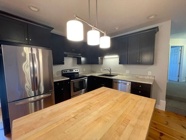 Building Photo - 16 Crystal Ave Unit 16-B Rental