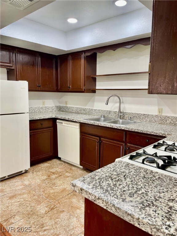 Building Photo - 5576 W Rochelle Ave. Unit 40D Rental