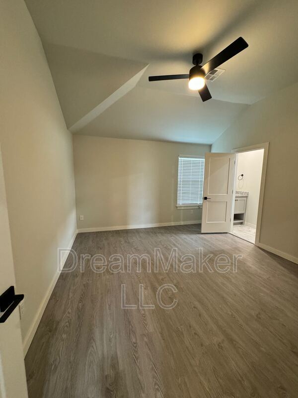 5176 Lily Ln