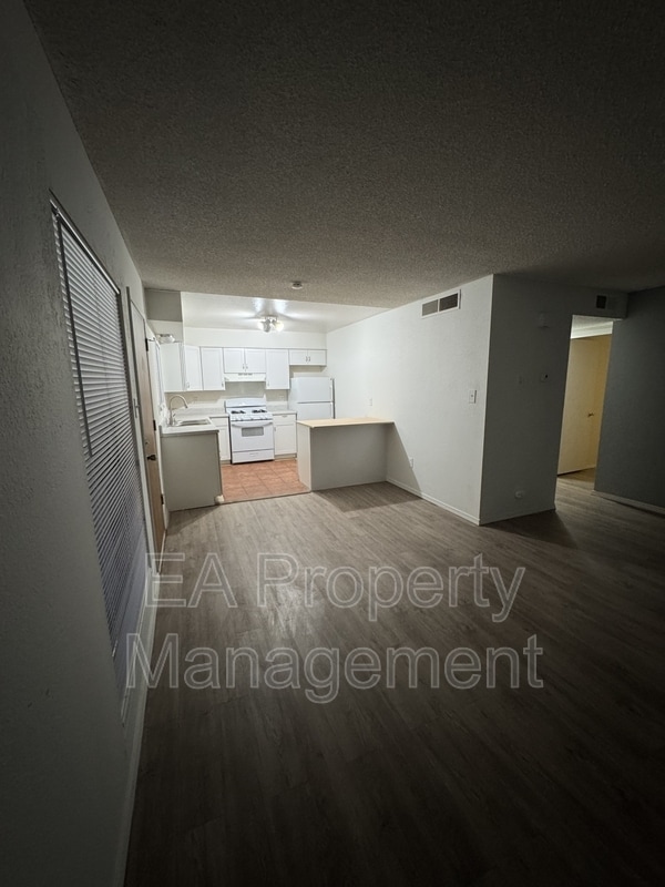 Photo - 1212 Chelwood Park Blvd NE