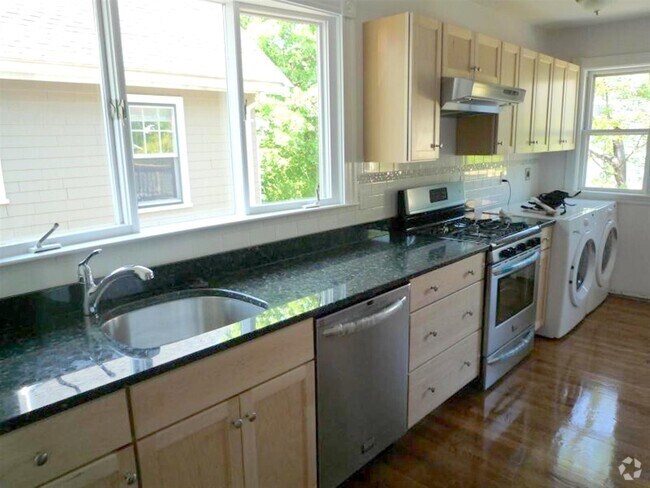 Building Photo - 17 Milton St Unit 2 Rental