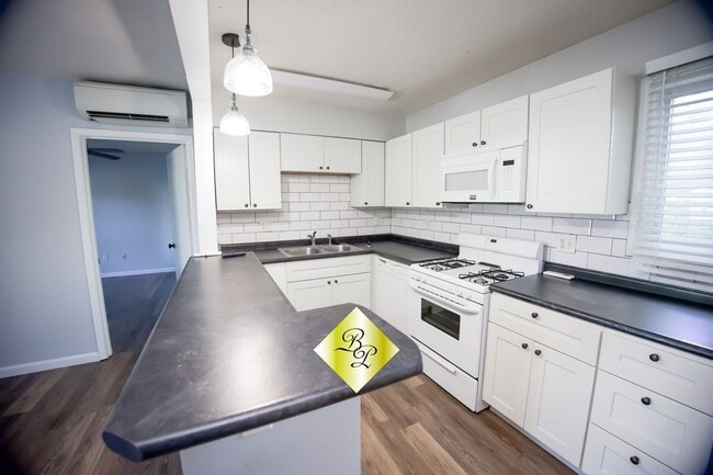 Building Photo - 33 N Rembert St Unit 33 N Rembert #4 Rental