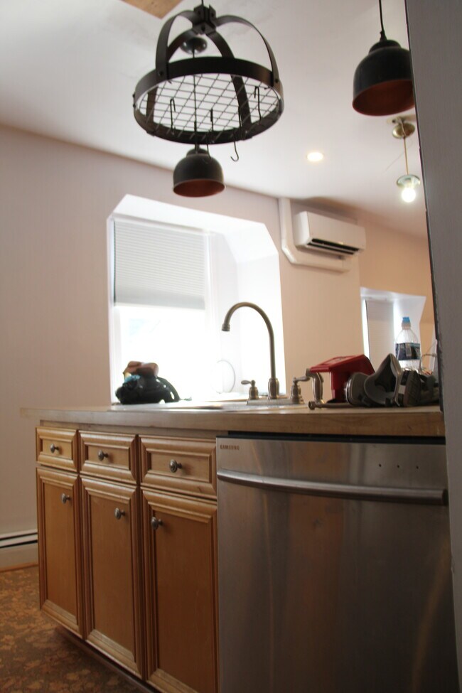 Photo - 909 S 49th St Unit 3RD FLOOR