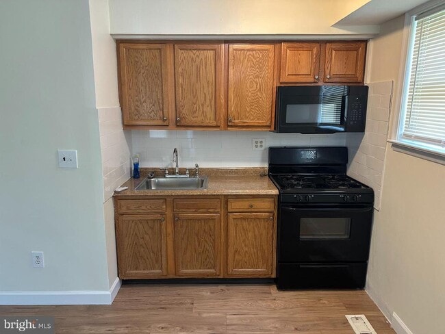 Building Photo - 2031 Beyer Ave