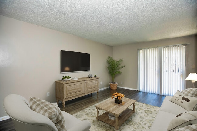 Photo - Thirty-One 32 Cypress