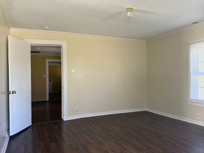 Photo - AMAZING LOCATION, Ranch Home Downtown Smit...