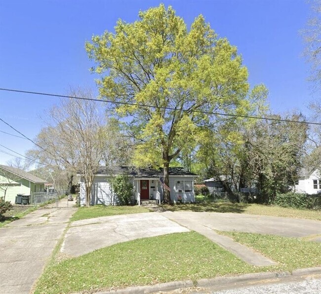 Building Photo - 609 2nd St Rental