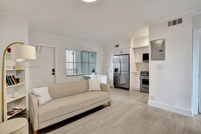 Photo - 924 SE 2nd St Unit 32