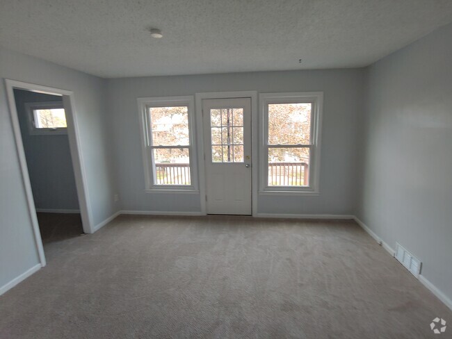Building Photo - 237 Bird Ave Unit Upper Rental