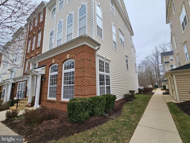 922 Pine Forest Ln