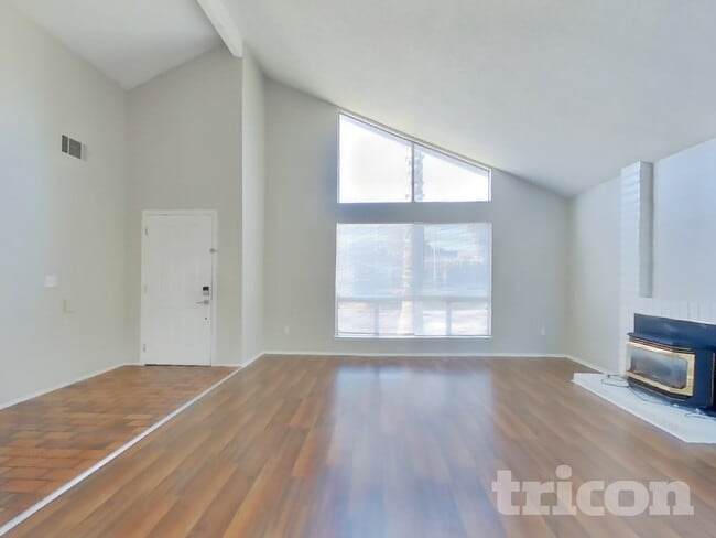 Photo - 1104 Waxwing Ln