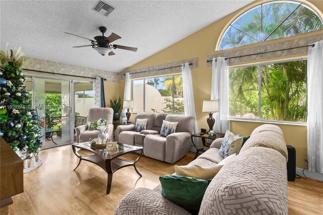 Photo - 7464 Pinewalk Dr S